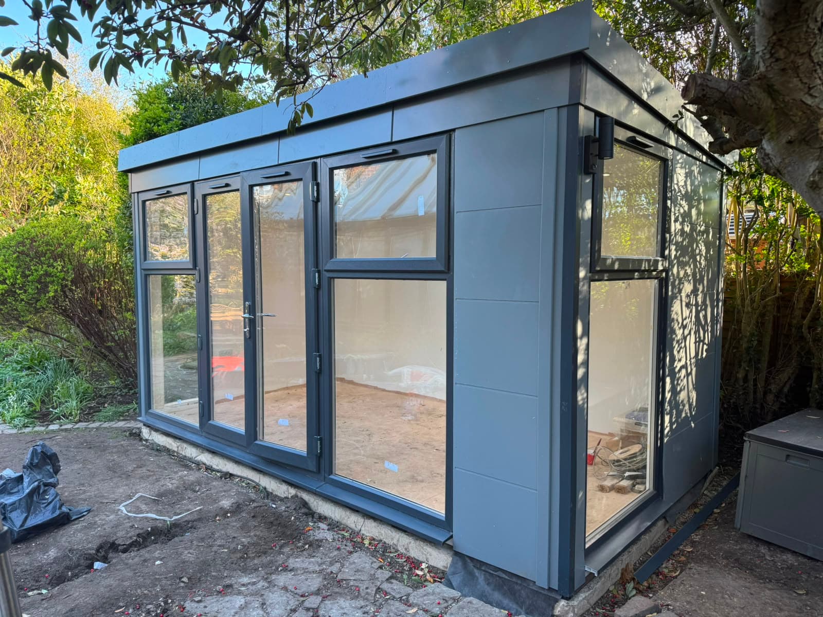 The completed summer house in a Richmond garden